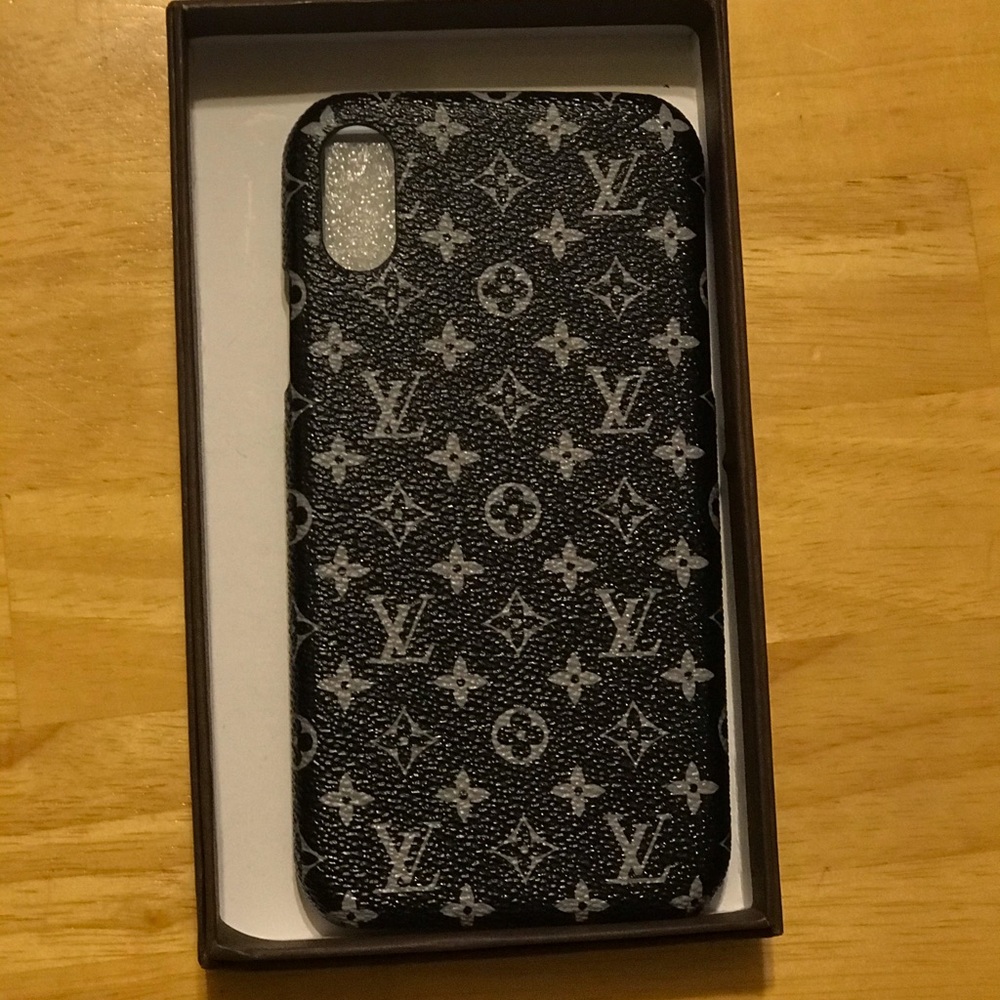 Black iPhone XR case